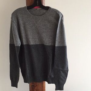 Brodie Fine Cashmere Two Tone Crew Neck Sweater
